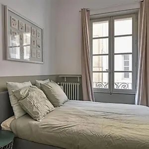  Appartement Au Coeur D'avignon - 2 Mins Du Palais - Terrasse Isolee